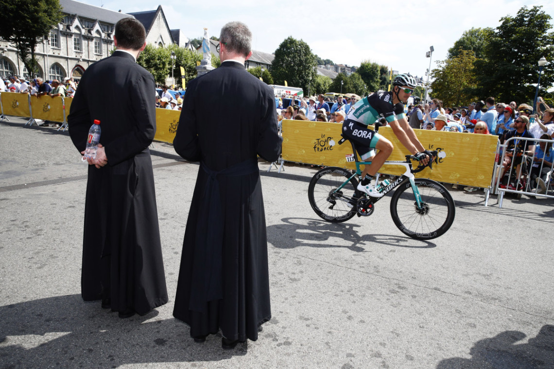 cyclist tour de france 06